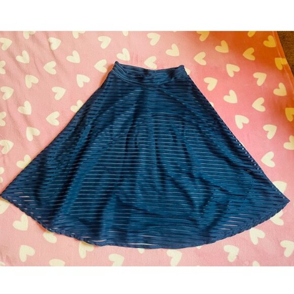 silhouette NYC Dresses & Skirts - NBW Silhouette NYC striped blue A-line skirt size M